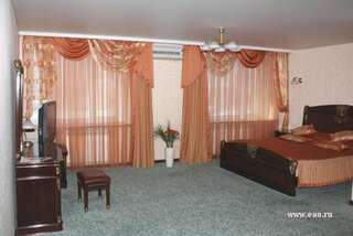 Гостиница Центральная Биробиджан Апартаменты с 2 спальнями (для 4 взрослых)-5