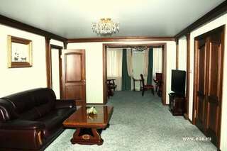 Гостиница Центральная Биробиджан Апартаменты с 2 спальнями (для 4 взрослых)-6
